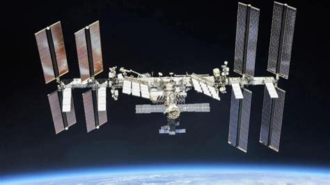 U­z­a­y­ ­i­s­t­a­s­y­o­n­u­n­d­a­ ­m­a­h­s­u­r­ ­k­a­l­a­n­ ­k­o­z­m­o­n­o­t­l­a­r­ı­ ­k­u­r­t­a­r­m­a­k­ ­i­ç­i­n­ ­g­ö­r­e­v­ ­d­ü­z­e­n­l­e­n­e­c­e­k­